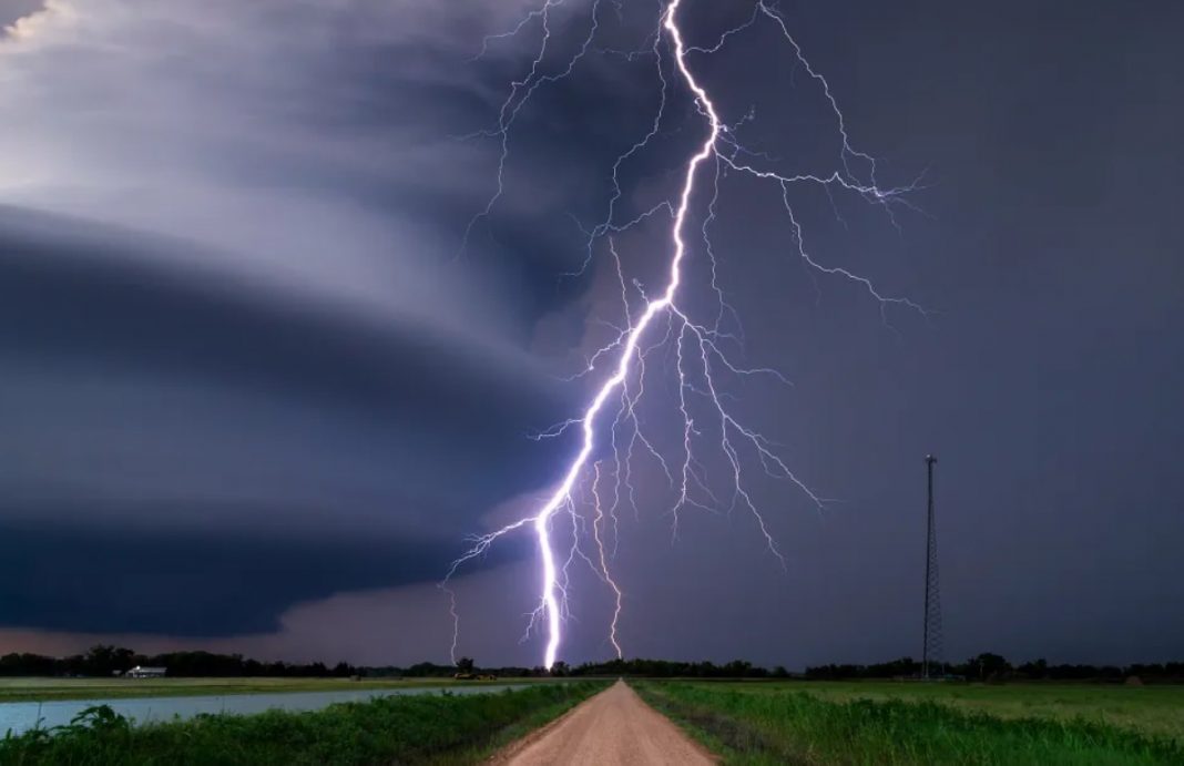 inmet-emite-alerta-de-chuvas-intensas-com-grau-de-severidade-perigo