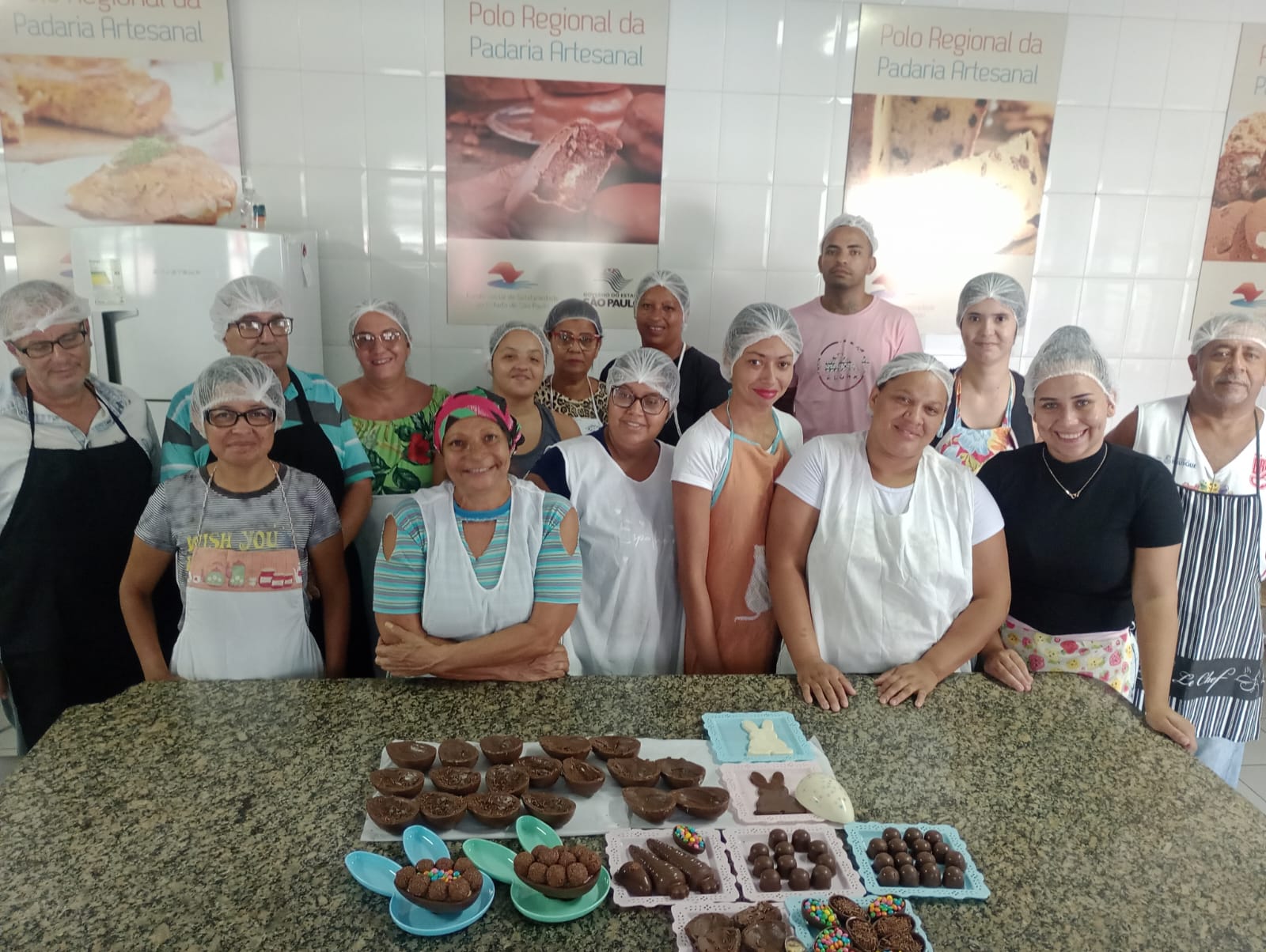 Alunos de Padaria Artesanal de Lorena se Preparam para a Páscoa com Delícias de Chocolate