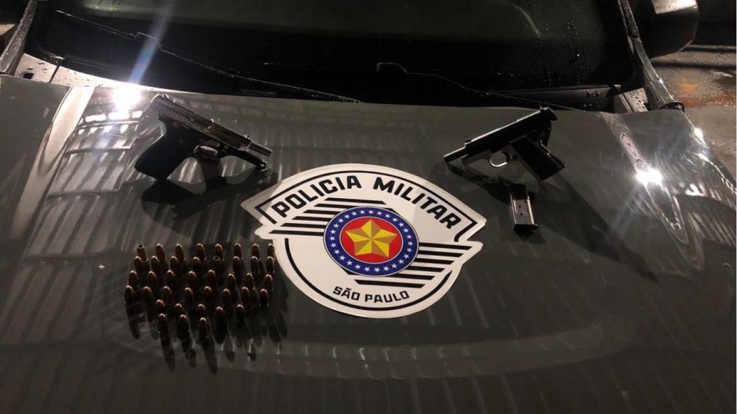 BAEP prende homem por posse ilegal de armas de fogo de uso restrito em São José dos Campos