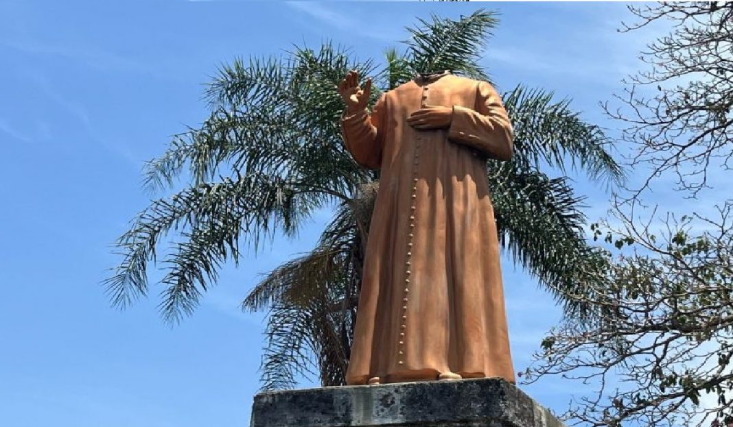 estatua-de-padre-cicero-e-alvo-de-vandalismo-em-taubate