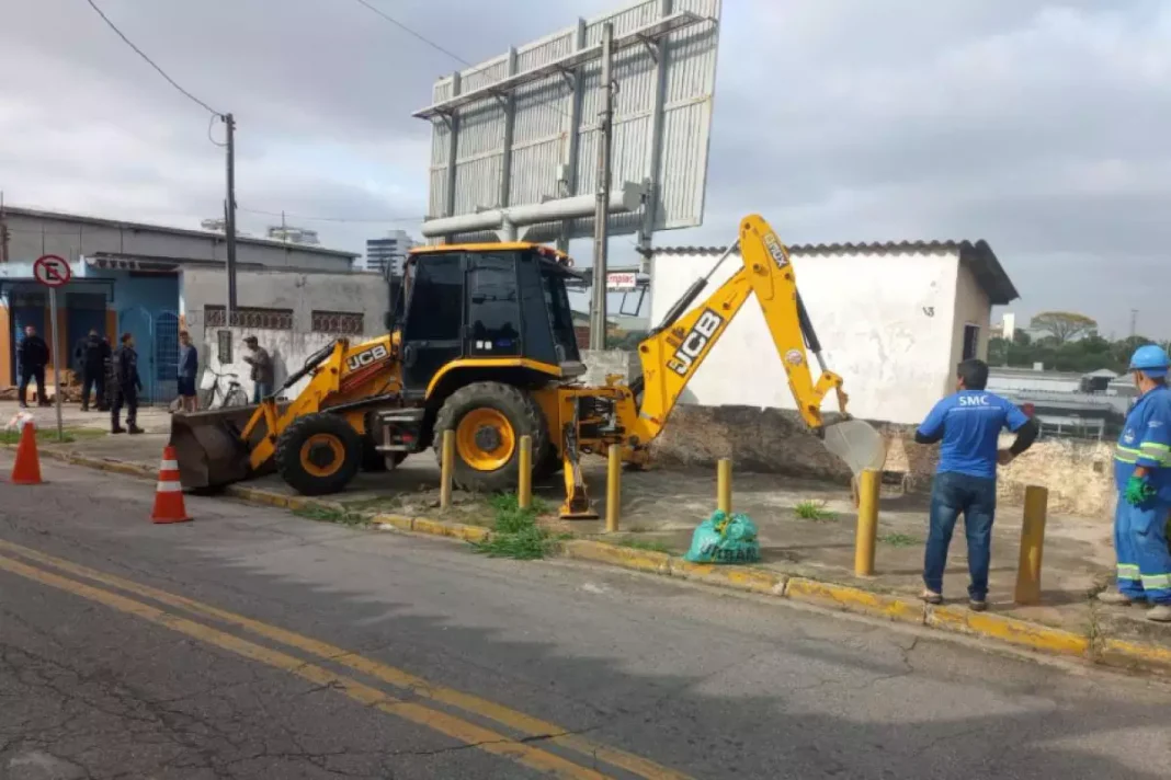 prefeitura-demole-imovel-usado-pelo-trafico-de-drogas-na-vila-nair-em-sao-jose-dos-campos