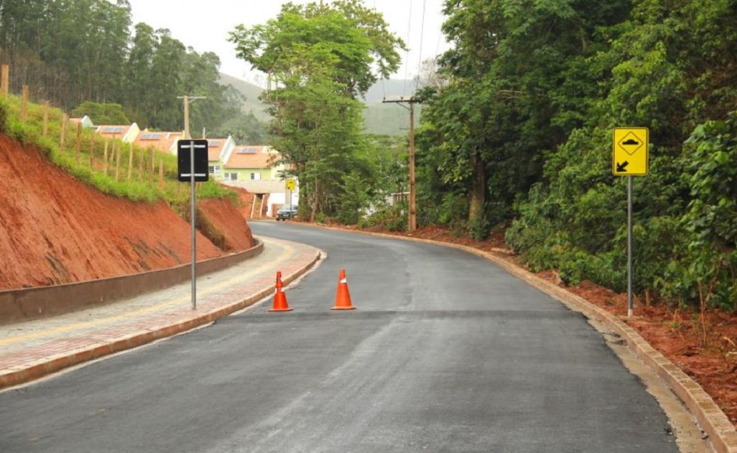 prefeitura-de-paraibuna-conclui-pavimentacao-no-acesso-ao-residencial-vitoria-cdhu