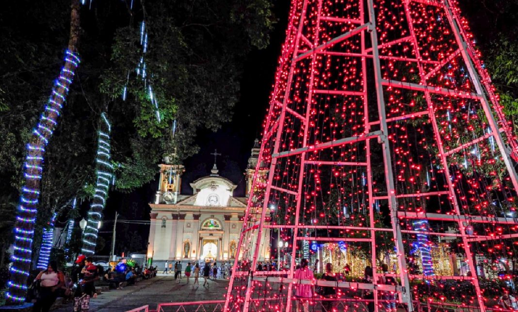 tremembe-comemora-128-anos-com-festa-e-acendimento-das-luzes-de-natal