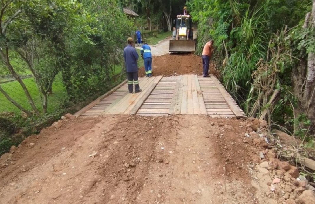 prefeitura-substitui-ponte-no-bairro-bengalar-em-sao-jose-dos-campos