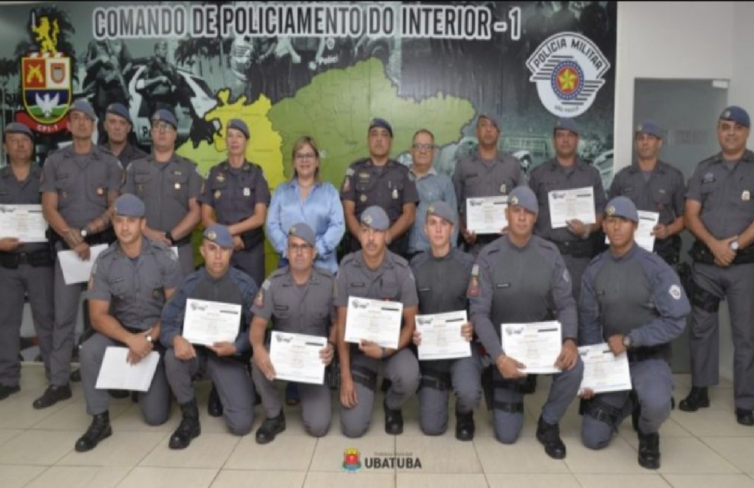 policiais-militares-de-ubatuba-sao-homenageados-por-atuacao-heroica-em-queda-de-aviao