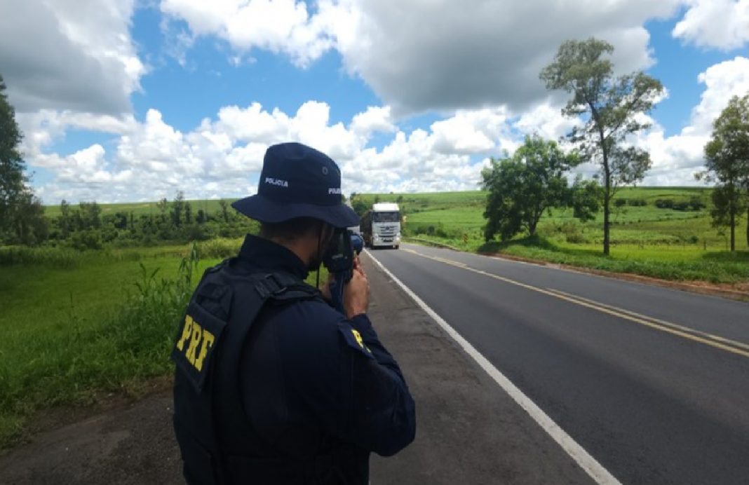 prf-em-sao-paulo-encerra-operacao-ano-novo-com-aumento-de-122-nos-flagrantes-de-excesso-de-velocidade-e-queda-de-80-nas-mortes