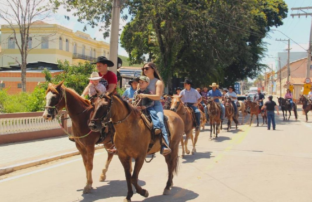 tradicao-e-fe-cavalaria-de-sao-sebastiao-reune-500-participantes-em-paraibuna