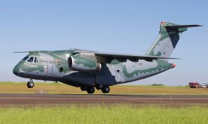 embraer-celebra-10-anos-do-primeiro-voo-do-kc-390-millennium