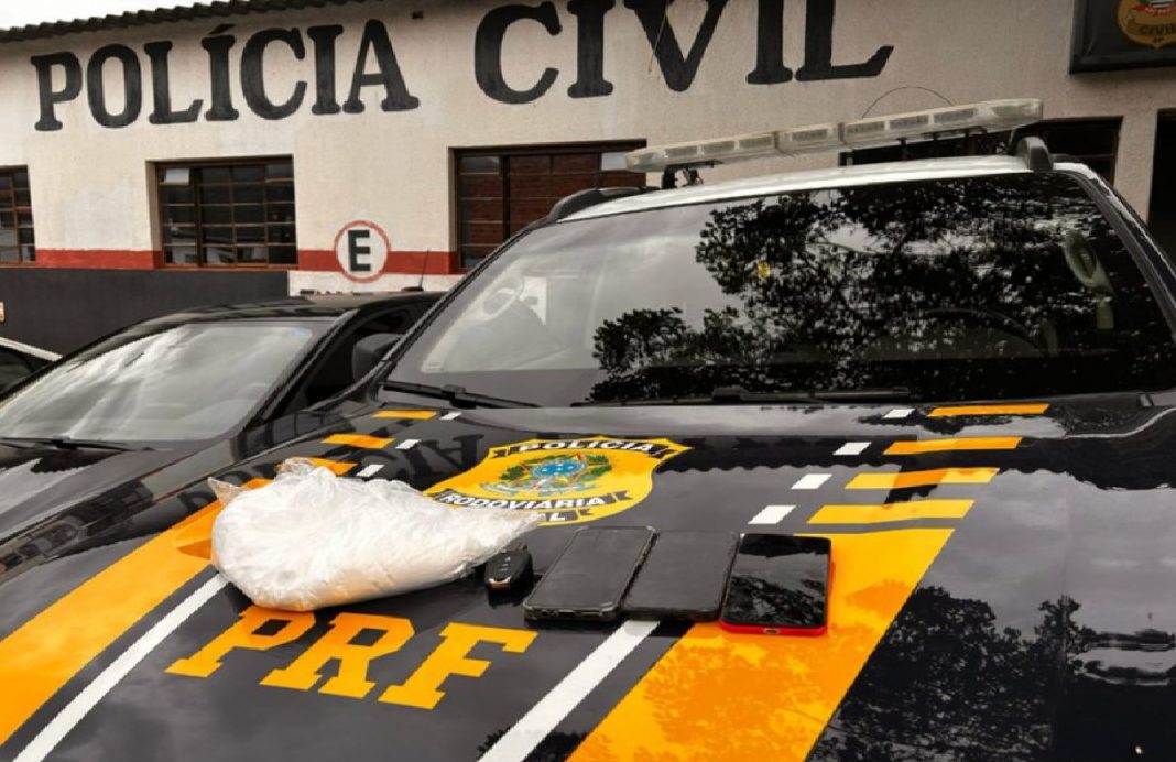 prf-prende-motorista-de-aplicativo-transportando-quase-1-kg-de-cocaina-na-fernao-dias