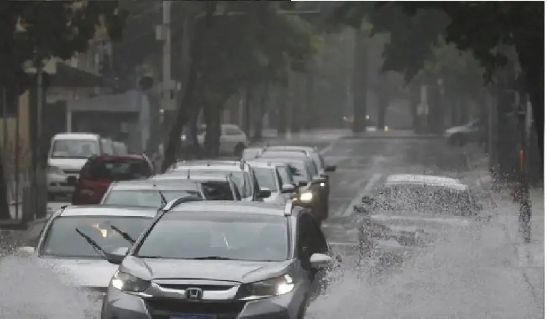 chuva-forte-causa-transtornos-em-sao-jose-dos-campos-nesta-sexta-feira